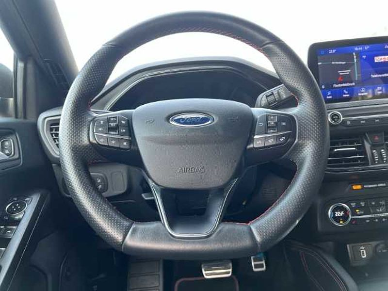 Ford Focus ST-Line Automatik HUD Navi City Stop LED ACC Wipa B & O