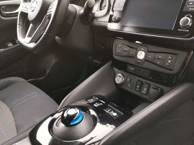 Nissan Leaf N-Connecta 40 kWh Navi Klima ACC Kamera PDC Wipa Keyless