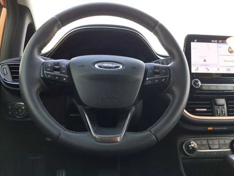 Ford Fiesta Titanium Automatik Navi ACC Wipa City Stop PDC